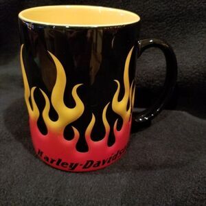 Harley Davidson Motorcycle Sculpted Flame Black Mug 2010 Cup Yellow Interior